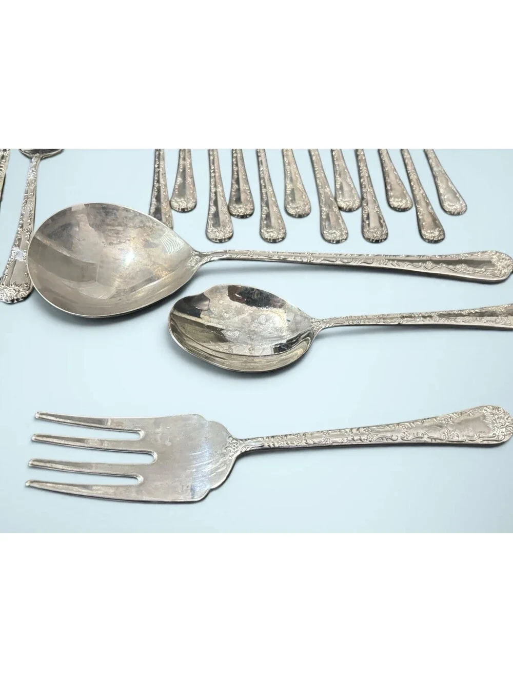 WM Rogers Enchanted Rose Silverplated Flatware Silverware 51pc Set Fair Cond.